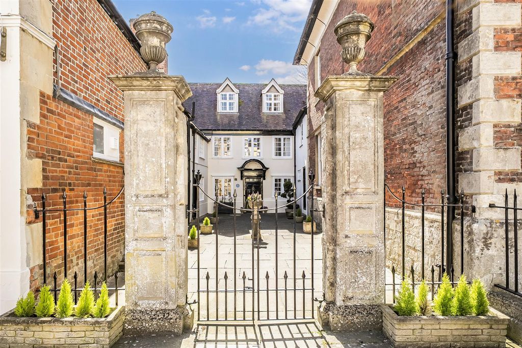 Property photo 2 of 20 1438459-22-69d512420Abc0.Jpg