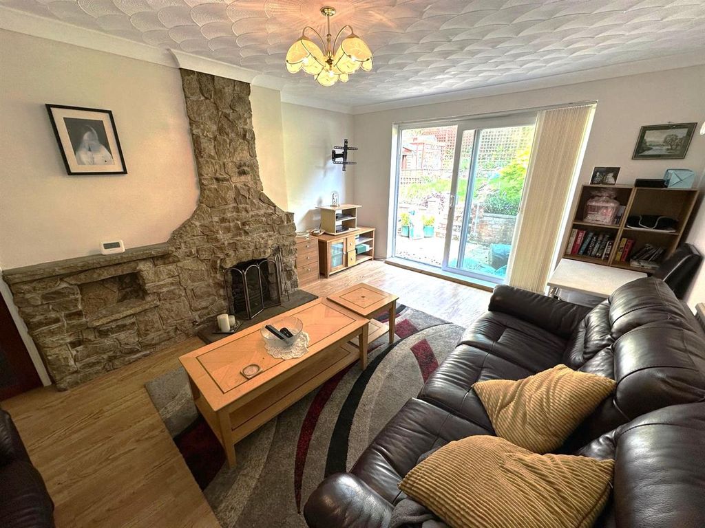 Property photo 3 of 10 Living Room.Jpg