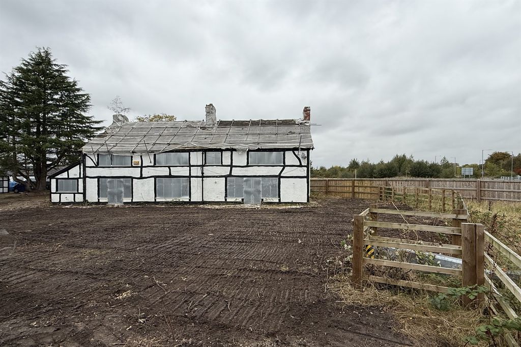 Property photo 2 of 4 Outside