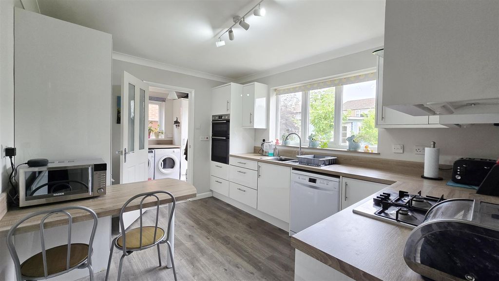 Property photo 2 of 18 Kitchen/Diner