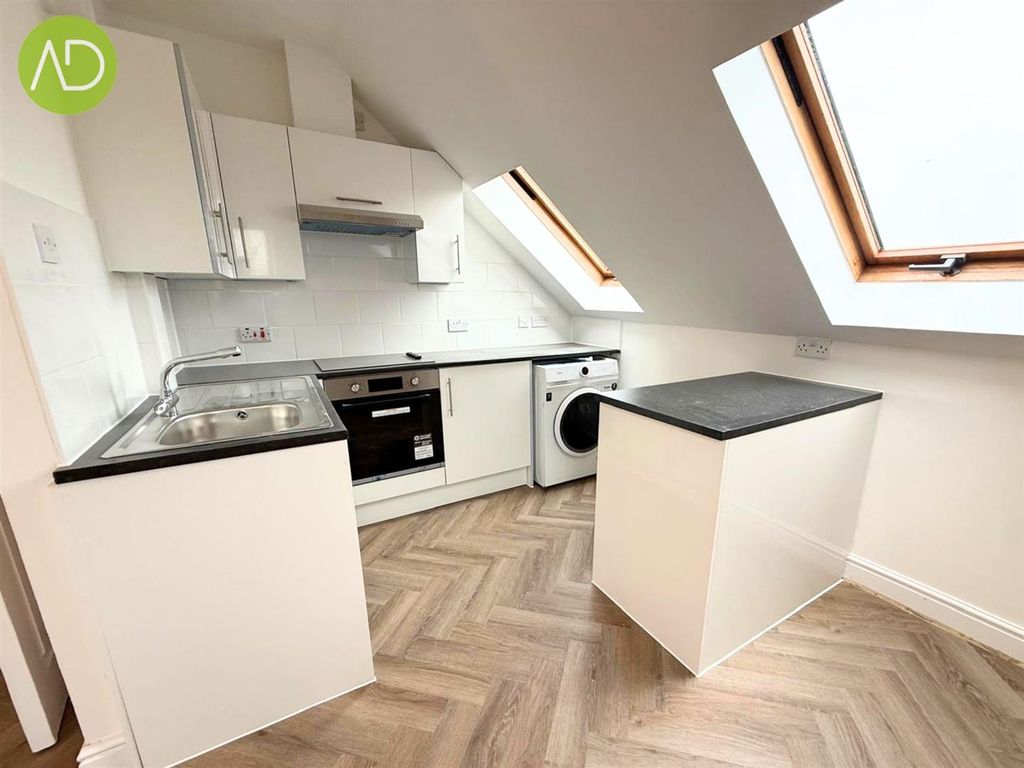 Property photo 2 of 6 8.Jpg