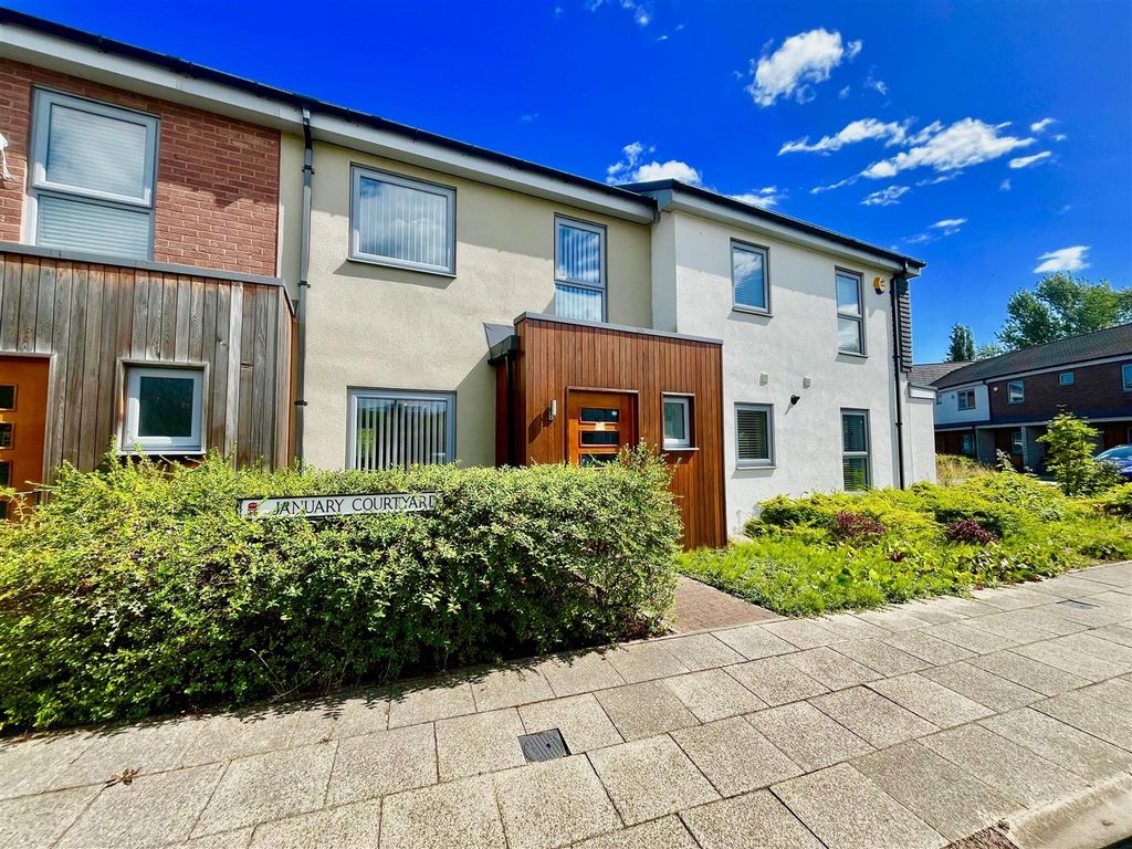 Property photo 1 of 18 External