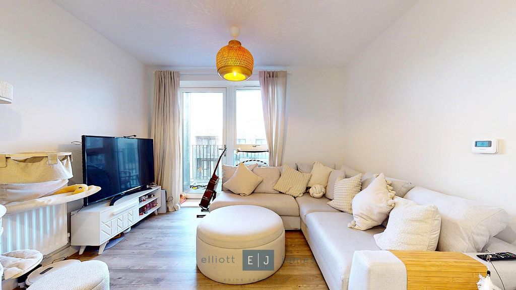 Property photo 3 of 12