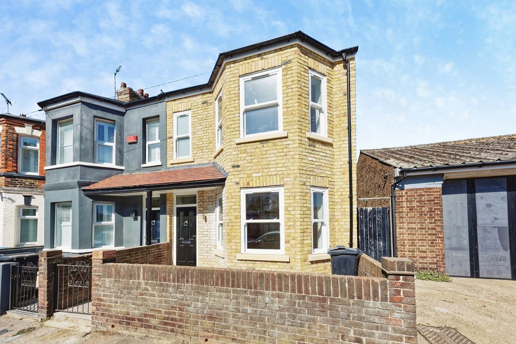 Property photo 1 of 25 Pbox-Img.Jpg