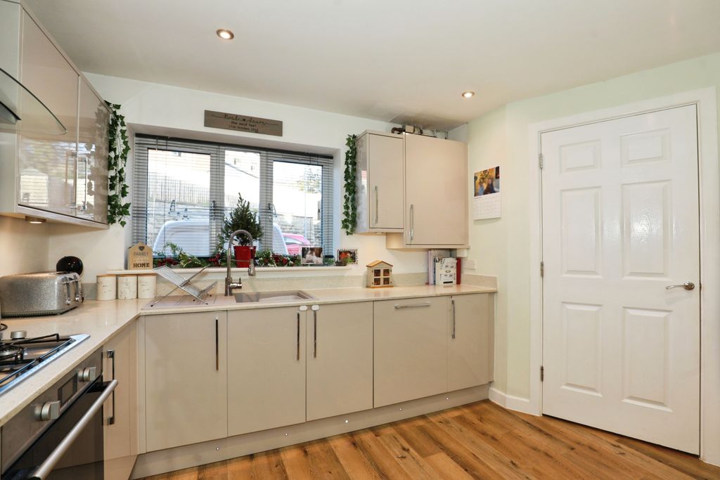 Property photo 3 of 20 Kitchen-Diner