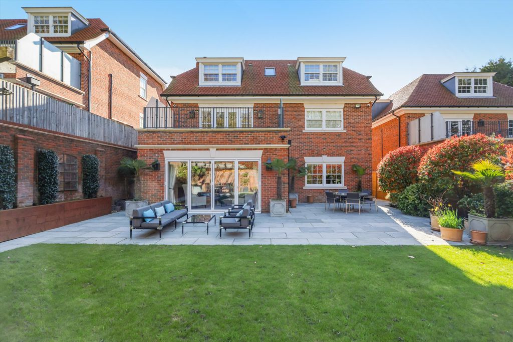 Property photo 2 of 19 Image