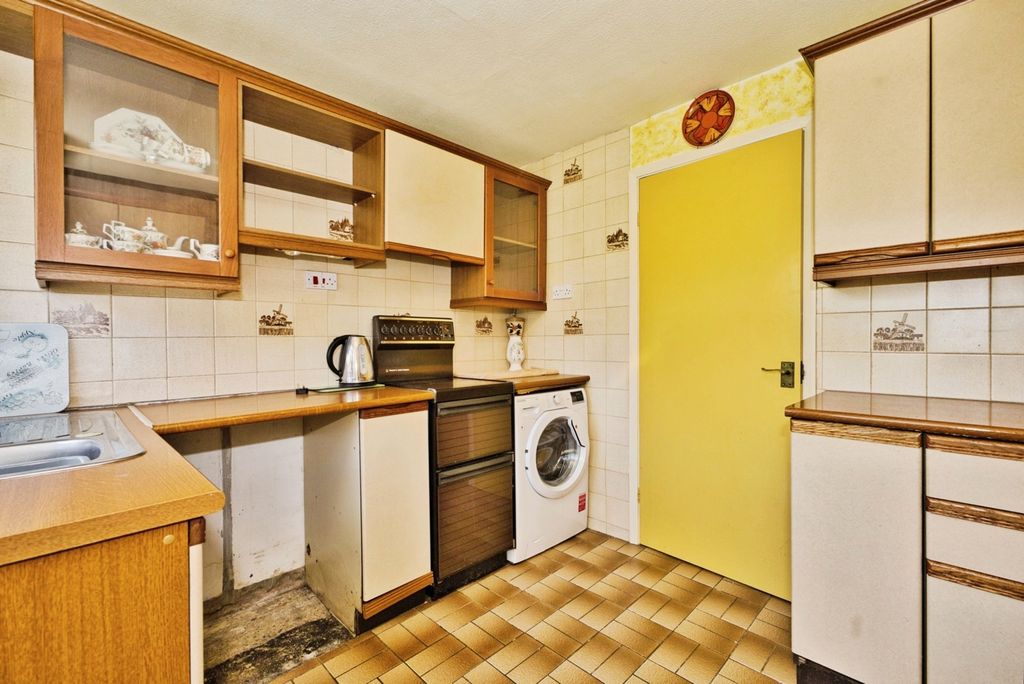 Property photo 2 of 20 Pbox-Img.Jpg