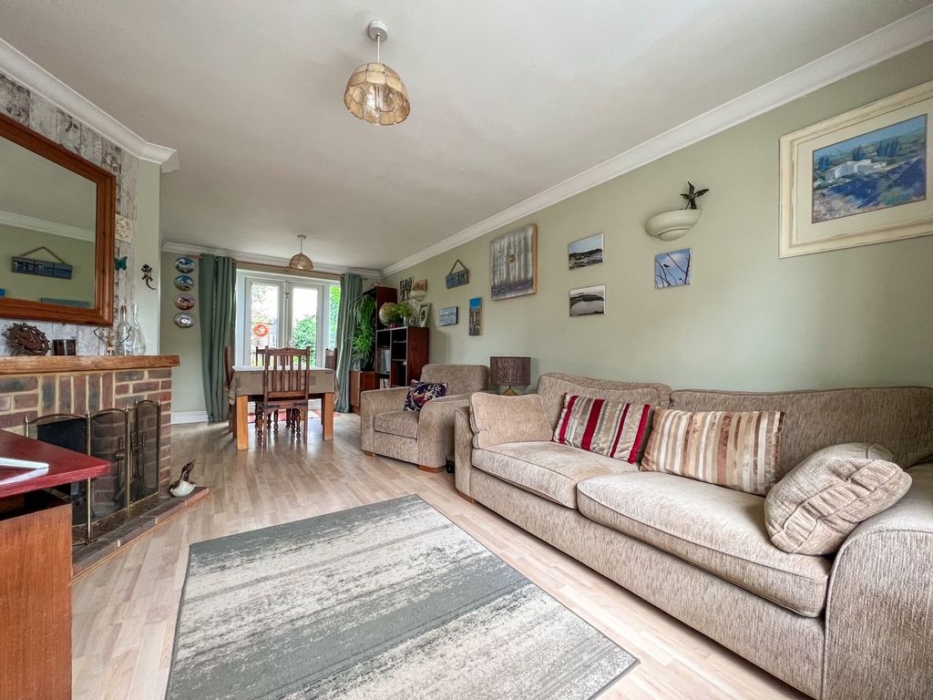 Property photo 3 of 23