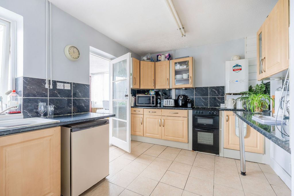 Property photo 3 of 16