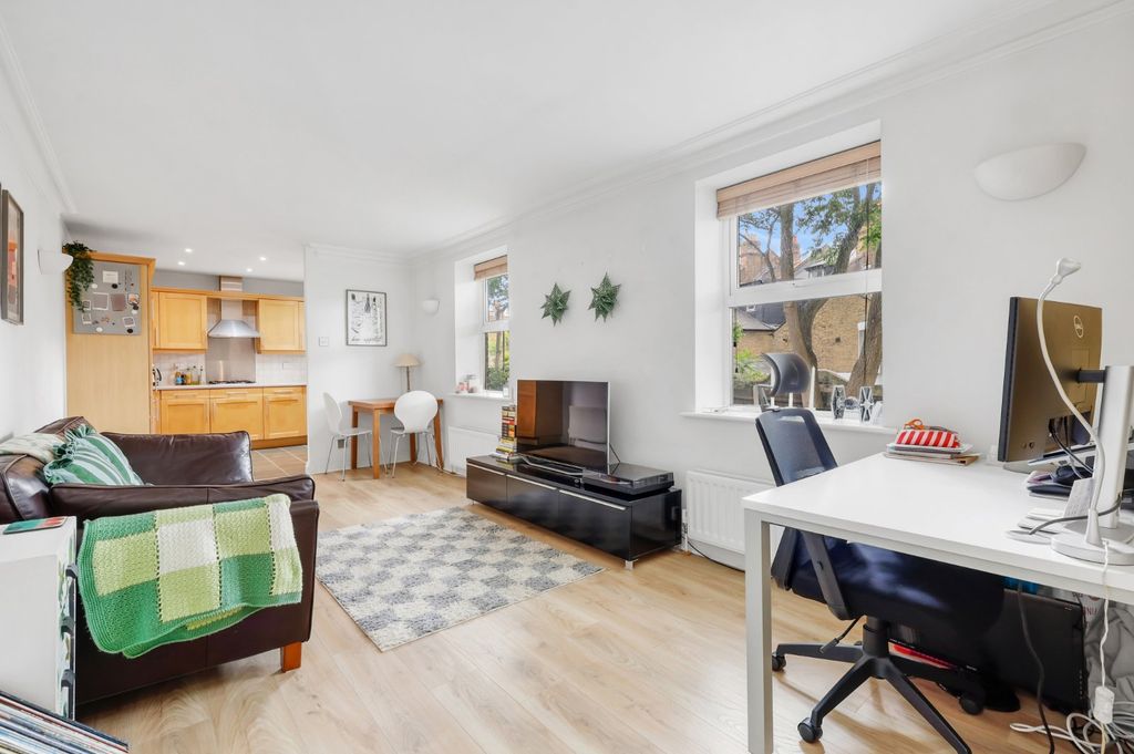 Property photo 1 of 8
