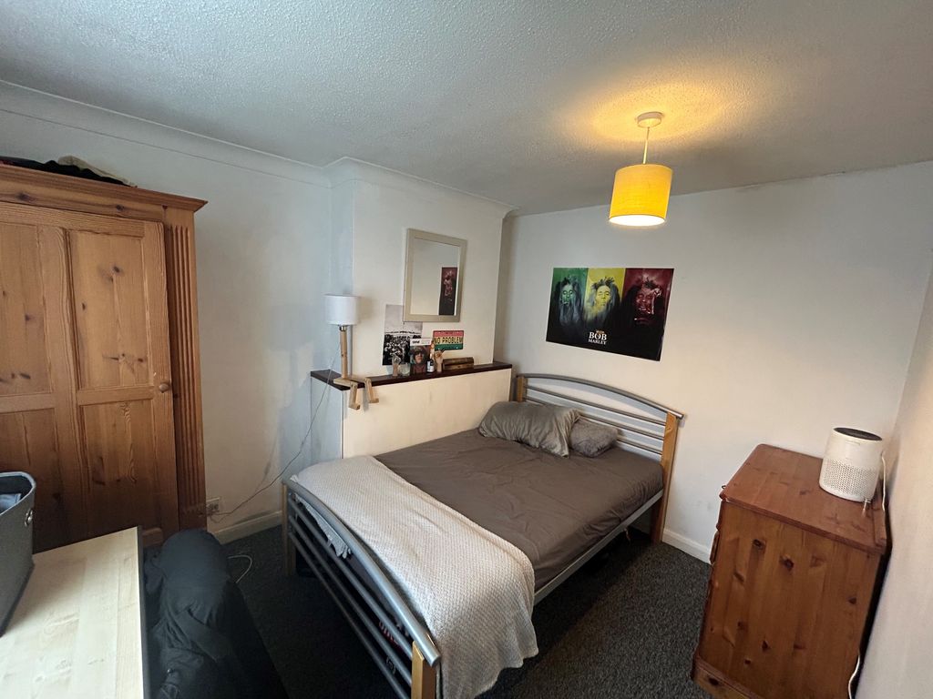 Property photo 2 of 9 Bedroom 1