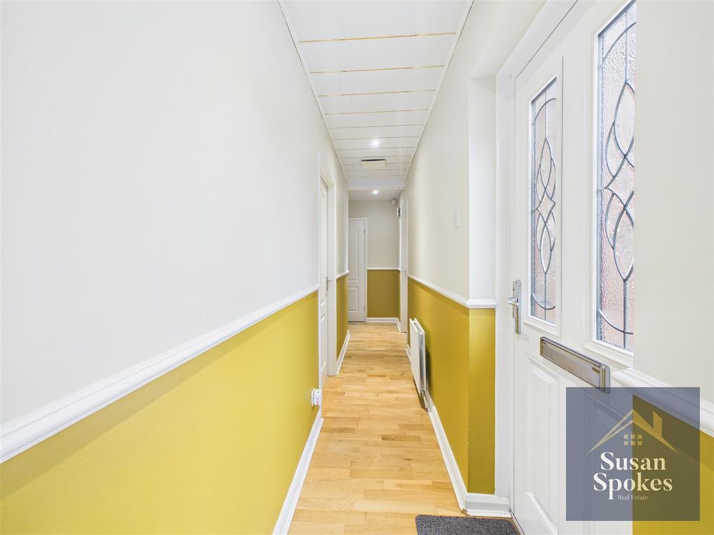 Property photo 2 of 22 Cam01858G0-Pr0240-Still028.Jpg