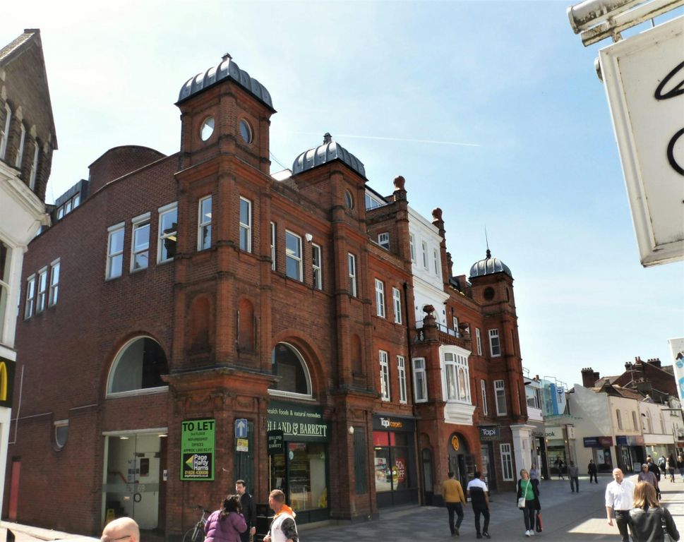 Property photo 1 of 5 First And Third Floors, 69 High Street, Maidenhead Sl6
