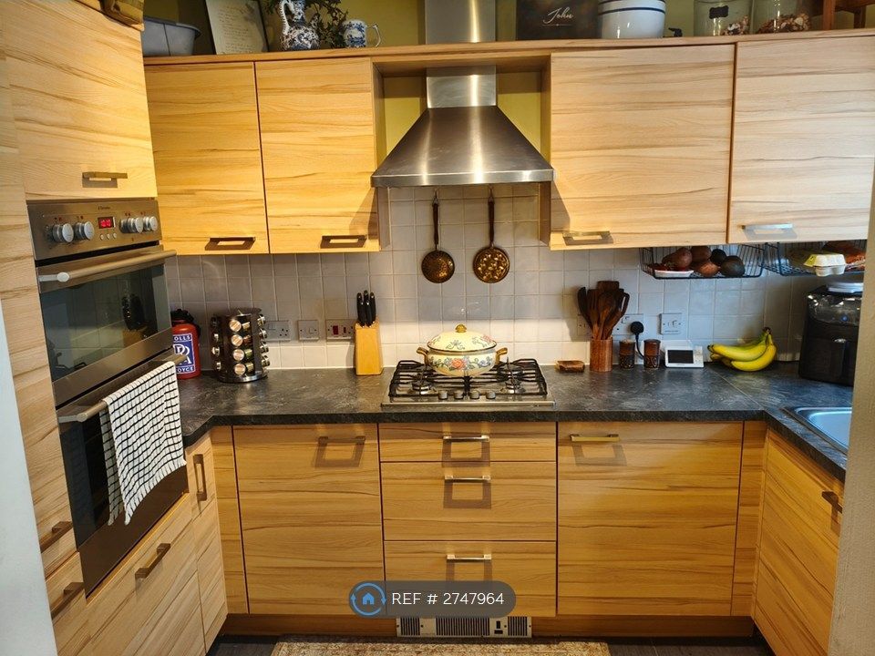 Property photo 2 of 24 Kitchen