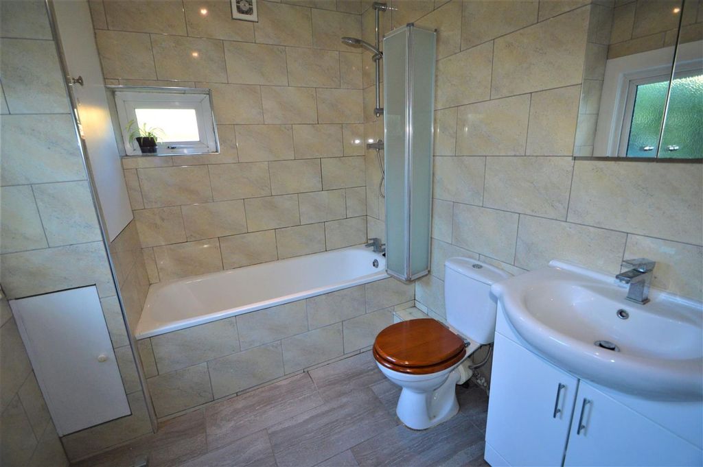 Property photo 3 of 3 Gurney Cl Ig11