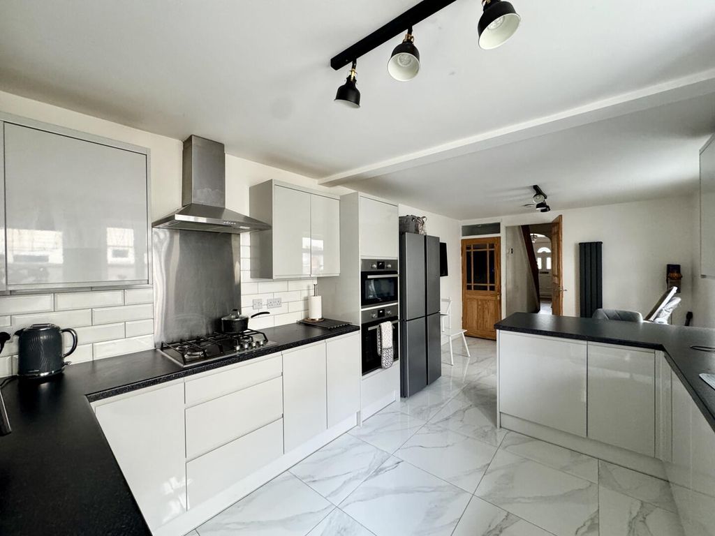 Property photo 2 of 16 Img_0984.Jpeg