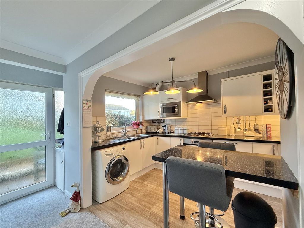 Property photo 2 of 17 Kitchen Diner.Jpg