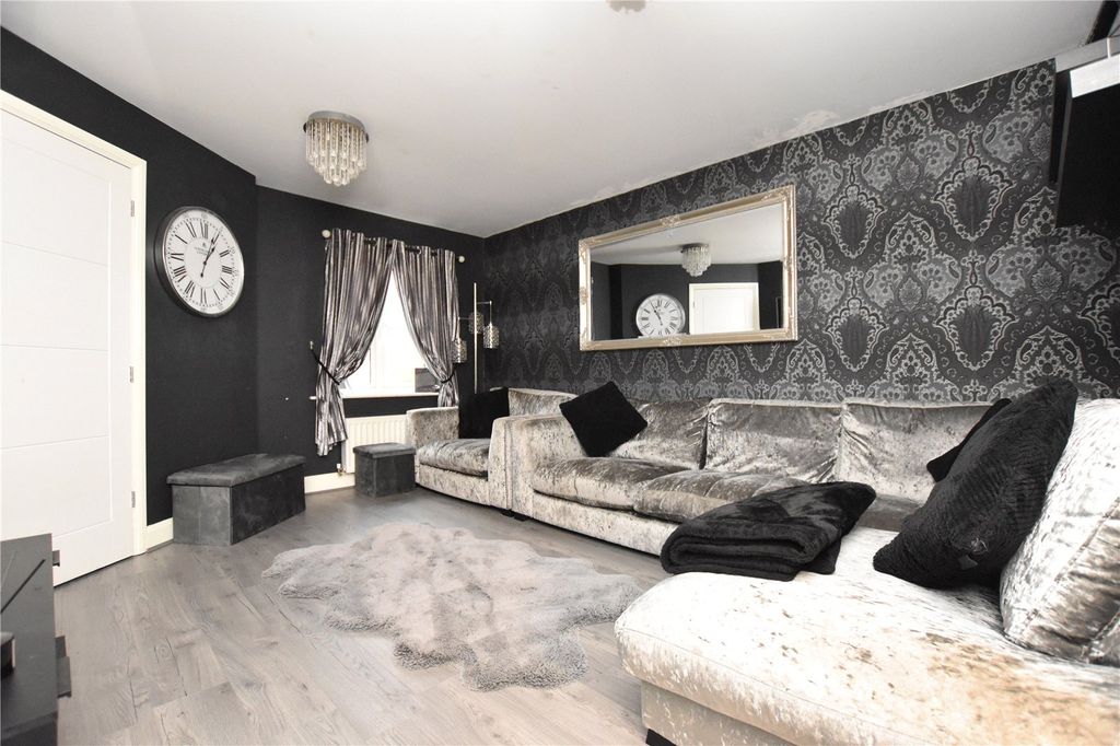 Property photo 2 of 22 Picture No. 12