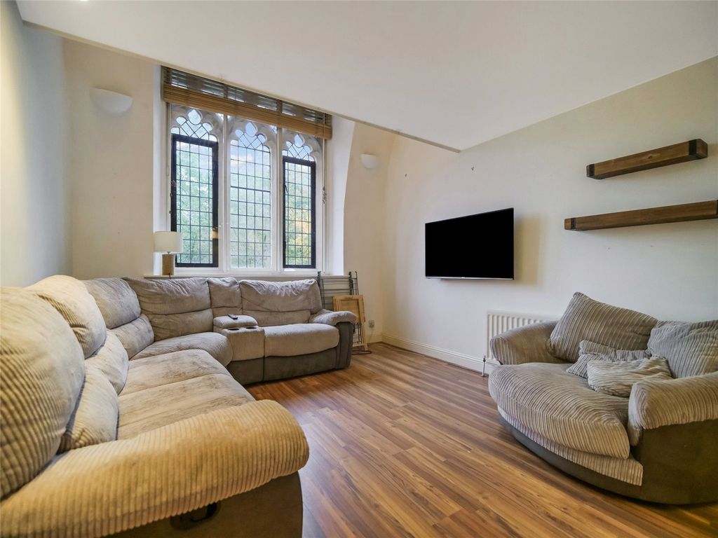 Property photo 3 of 21 Picture No. 06