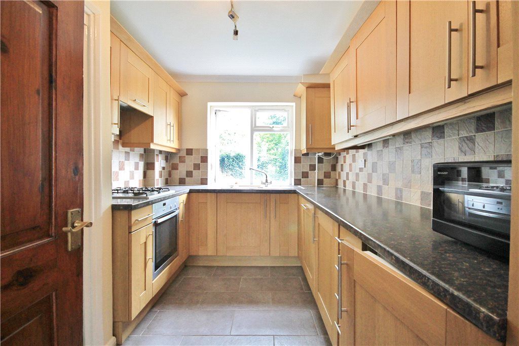 Property photo 2 of 8 Kitchen