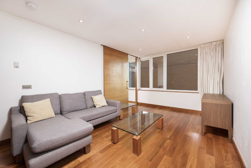 Property photo 2 of 19 Photo