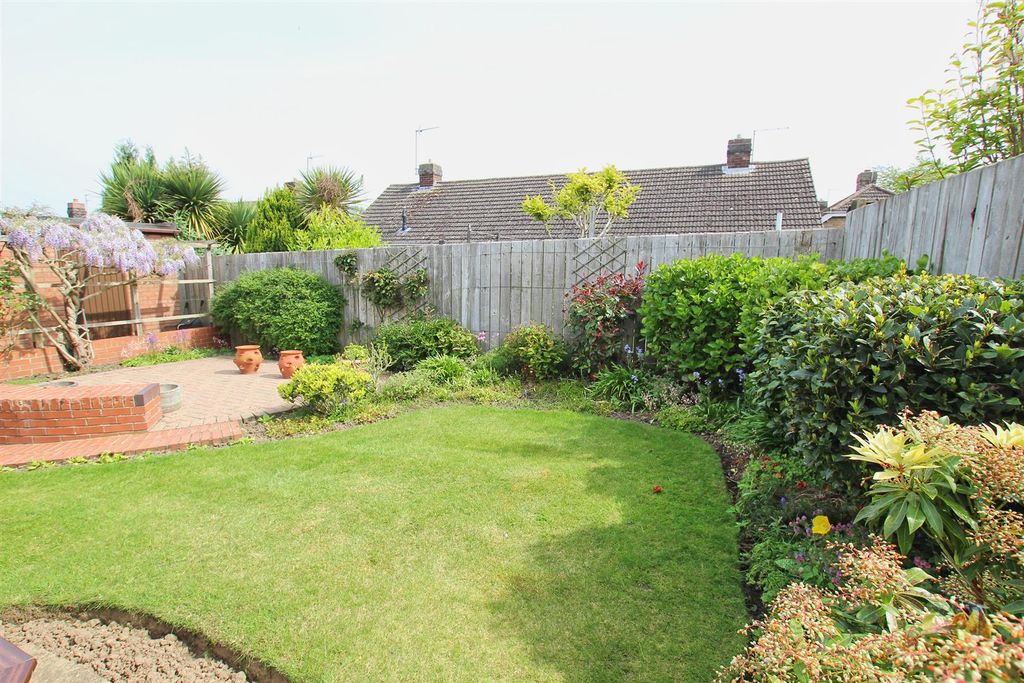 Property photo 2 of 16 Outside