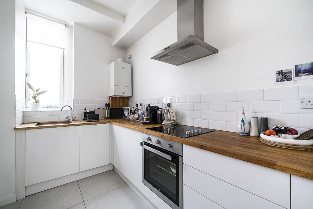 Property photo 2 of 8 Kitchen