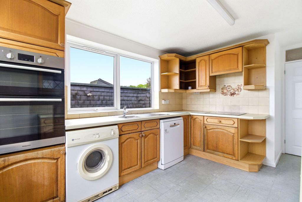 Property photo 2 of 13