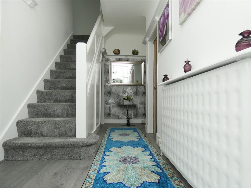 Property photo 3 of 22 Hall