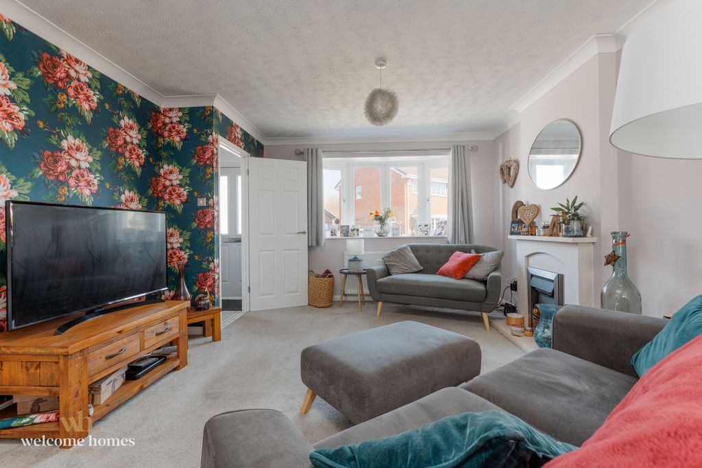 Property photo 2 of 18