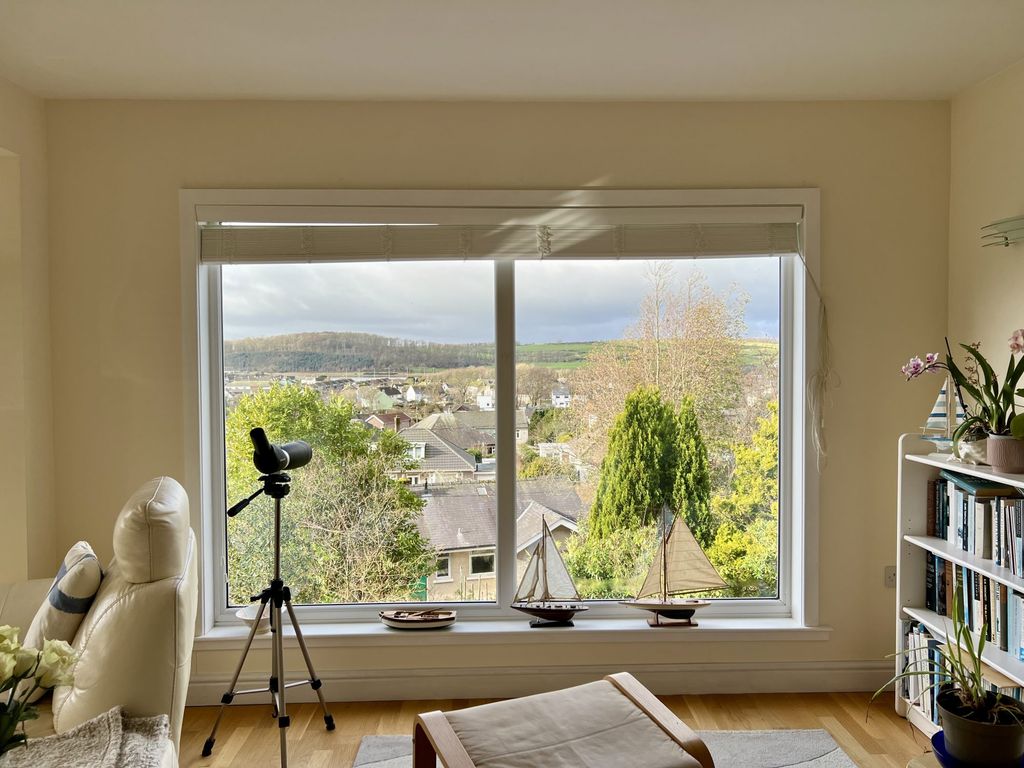 Property photo 2 of 21