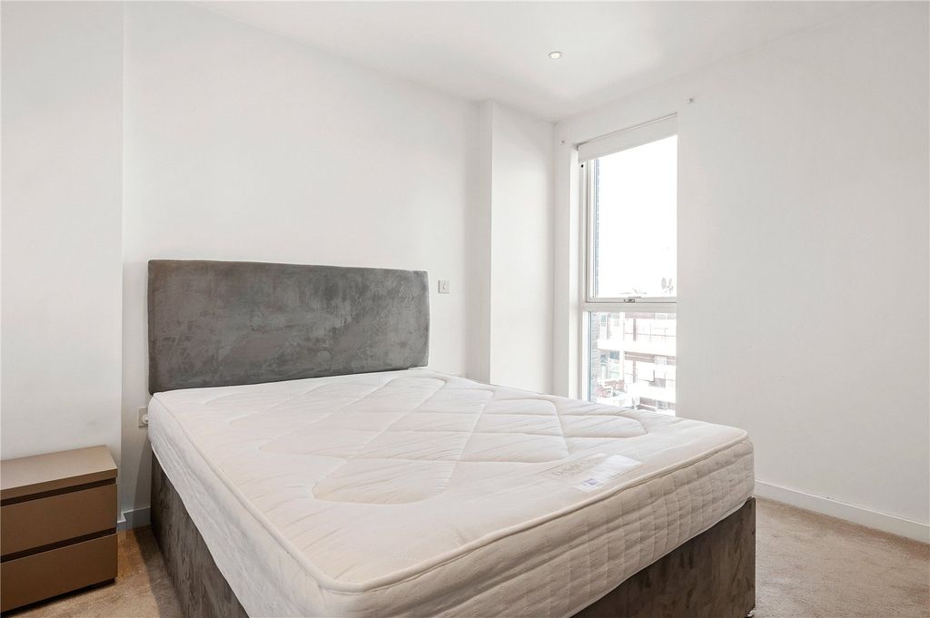 Property photo 3 of 25 Bedroom