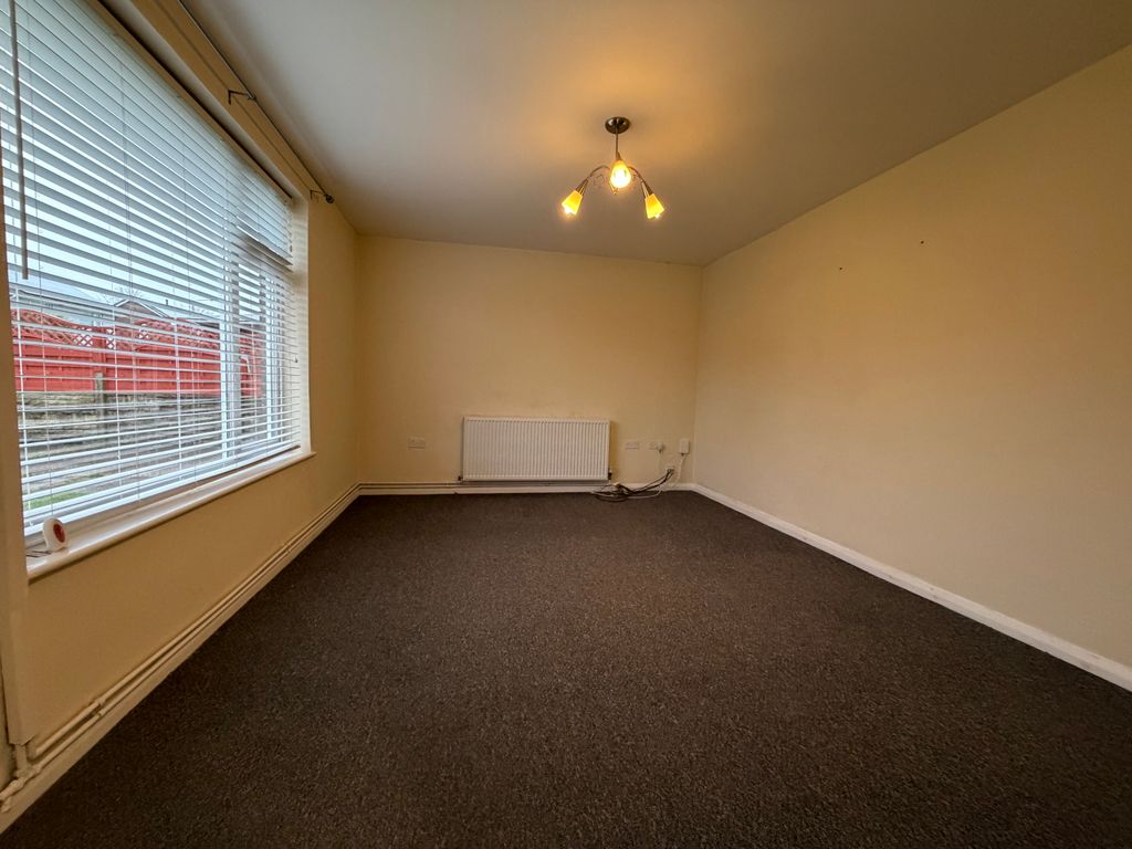 Property photo 3 of 12 Image