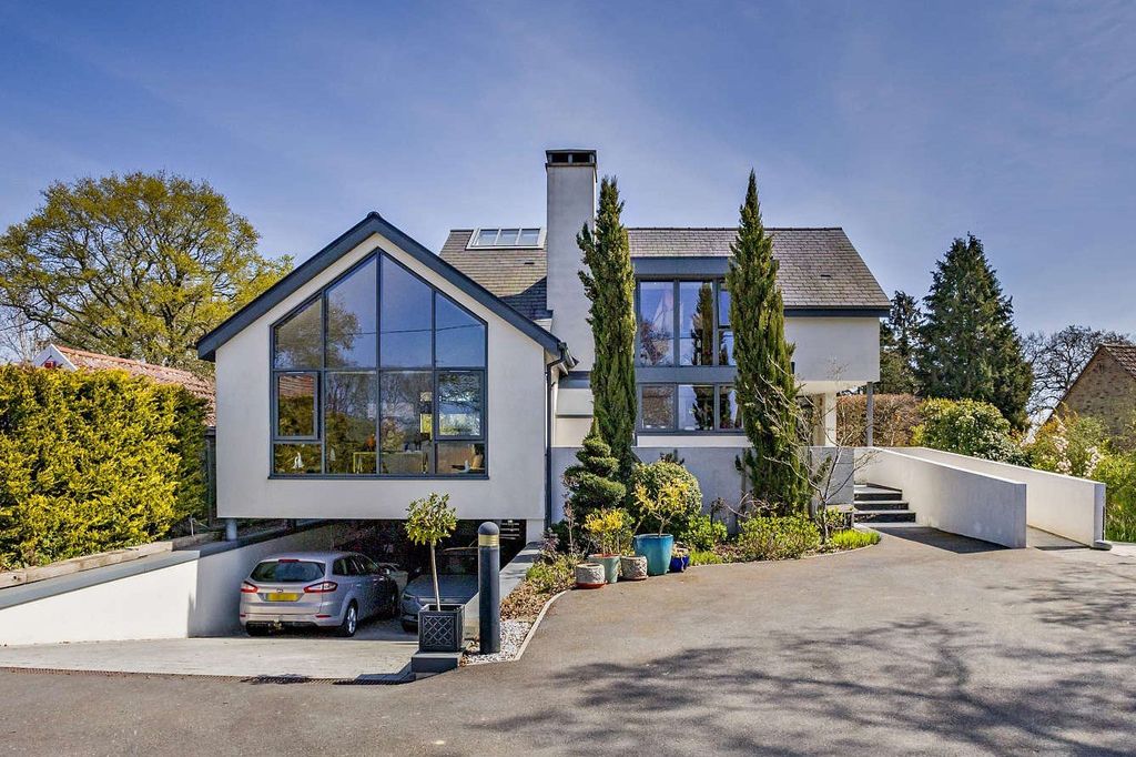 Property photo 1 of 20 Picture No. 32