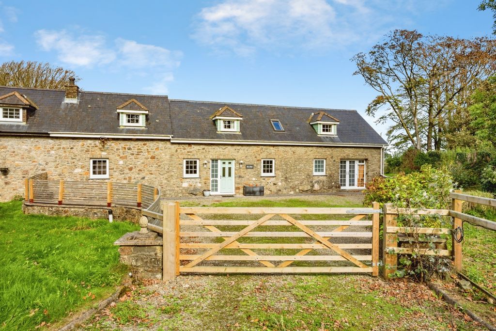 Property photo 1 of 28 Pbox-Img.Jpg