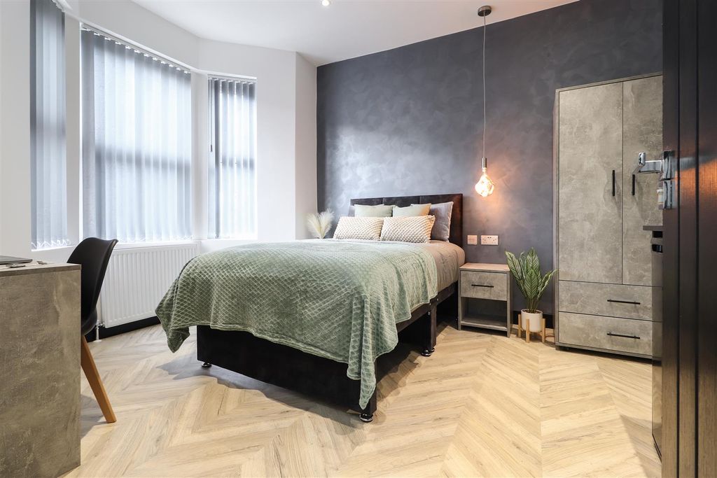 Property photo 1 of 10 Kingsway-1.Jpg