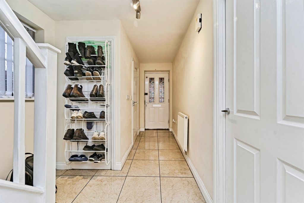 Property photo 3 of 26