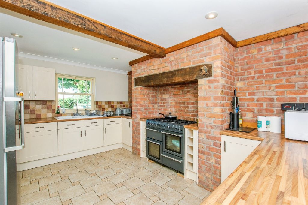 Property photo 2 of 29