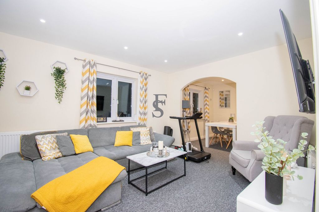 Property photo 2 of 7