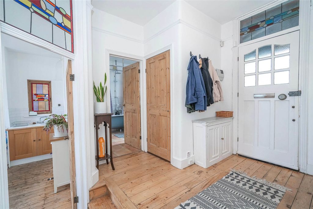 Property photo 2 of 23 Entrance Hall A