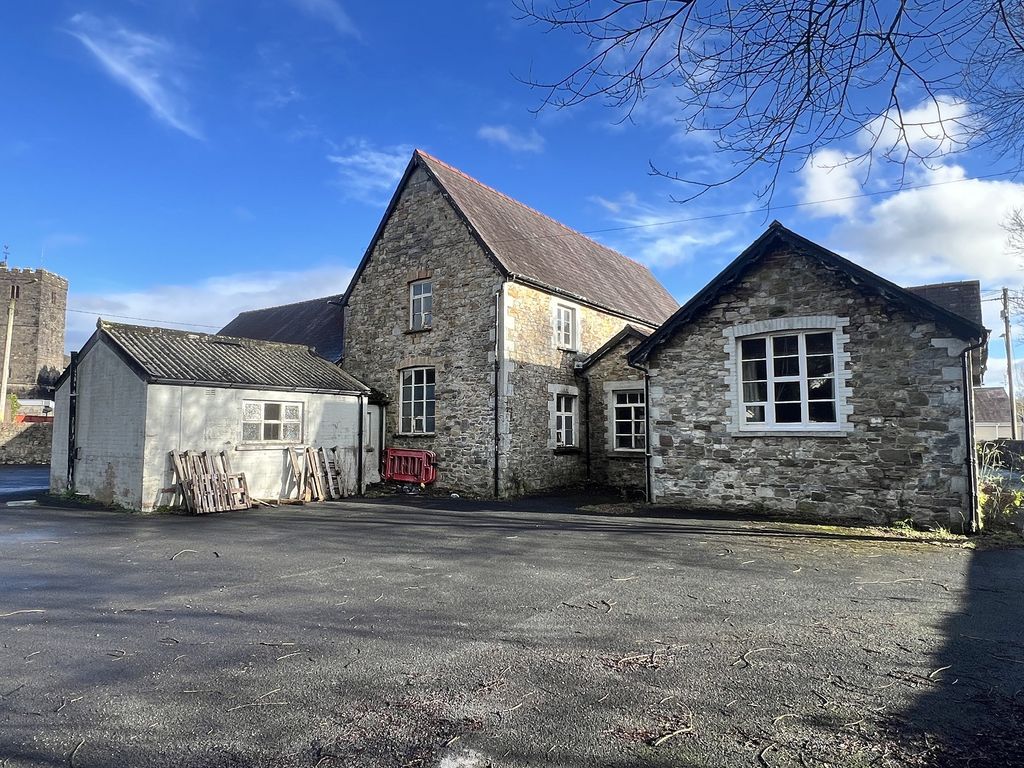 Property photo 3 of 24 Outside