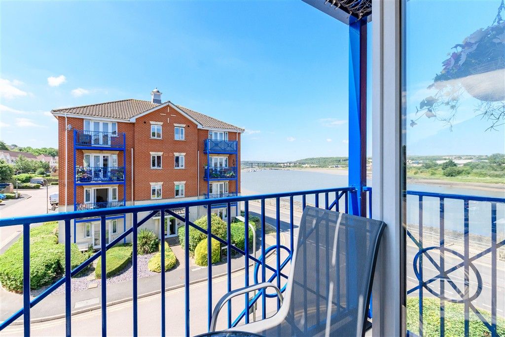 Property photo 2 of 8 Balcony