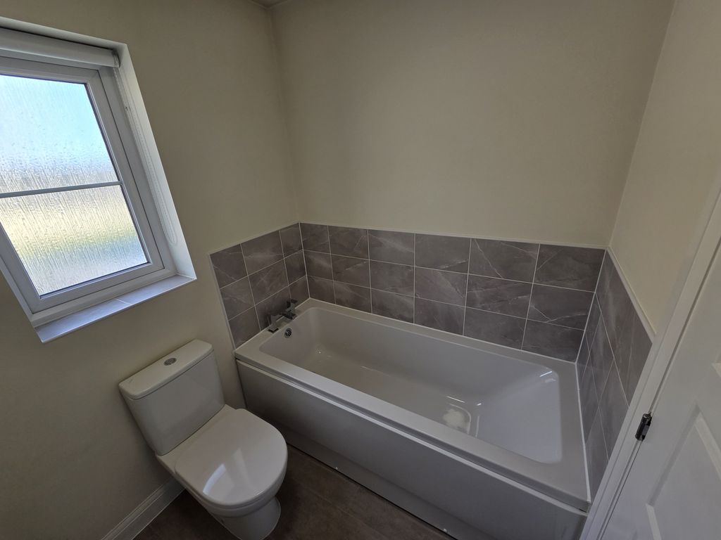 Property photo 2 of 25