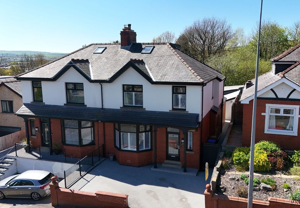 Property photo 1 of 34
