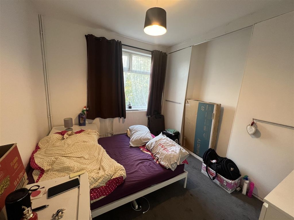 Property photo 3 of 7 Bedroom 1..Jpg