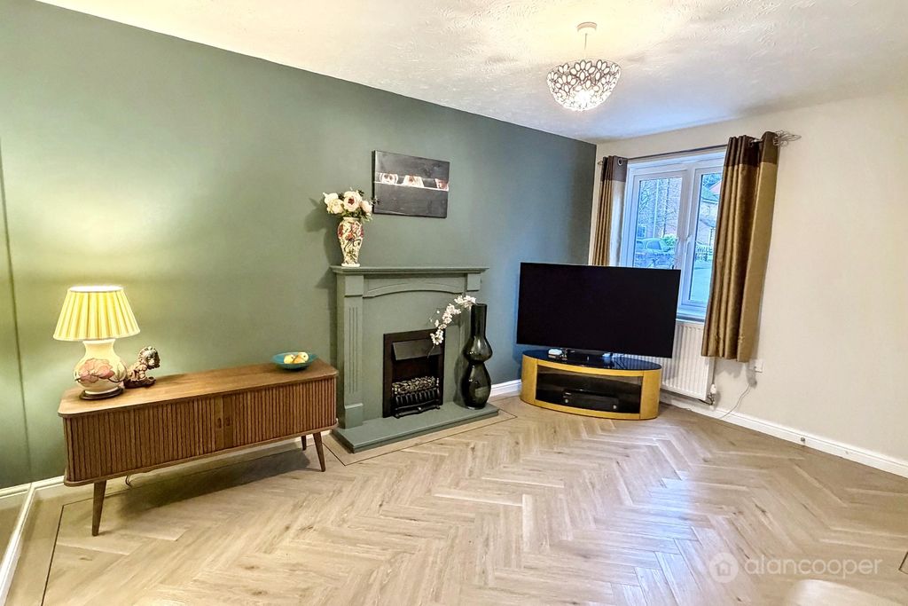 Property photo 3 of 13 4851764