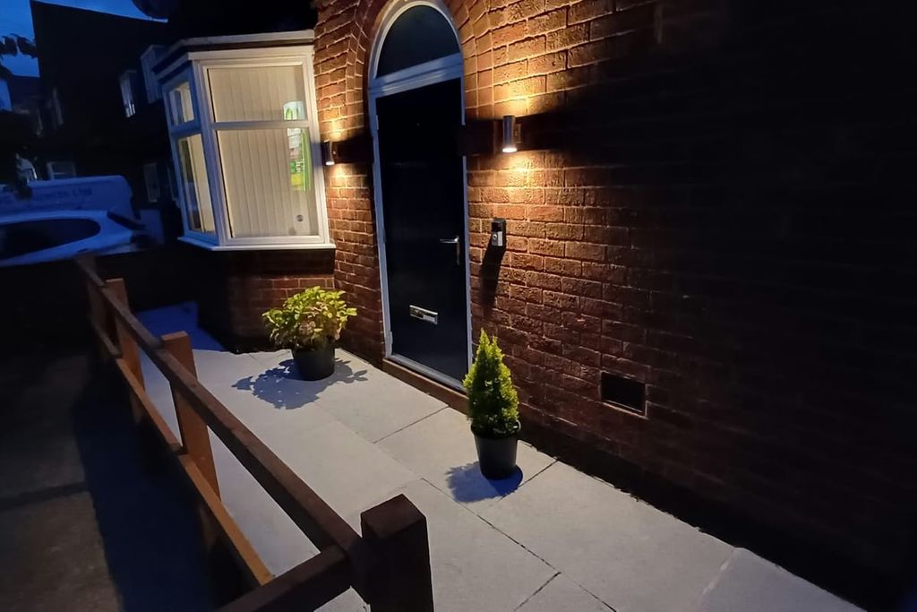 Property photo 3 of 43