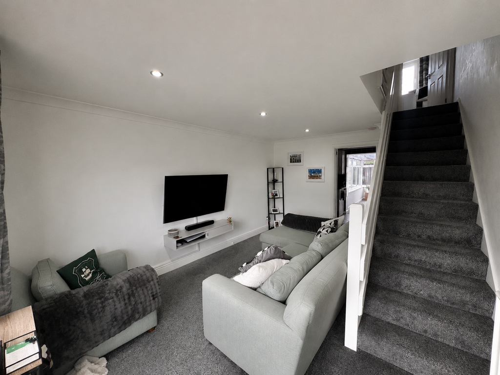 Property photo 2 of 14 Lounge