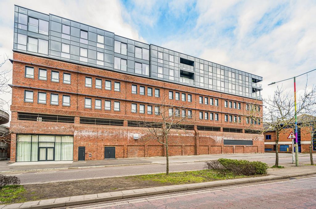 Property photo 1 of 12