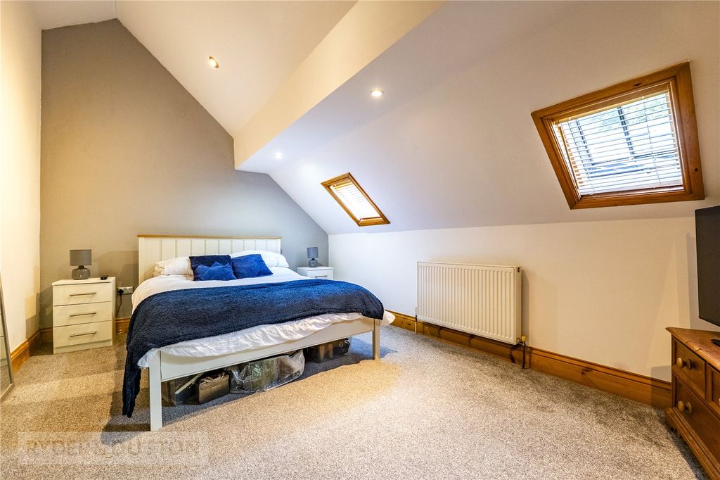 Property photo 2 of 25 Picture No. 19